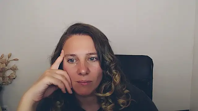 Snapshot of Darklure_ chatting on September 17, 2025, 3:35 pm Darklure online show from September 17, 2025, 3:35 pm