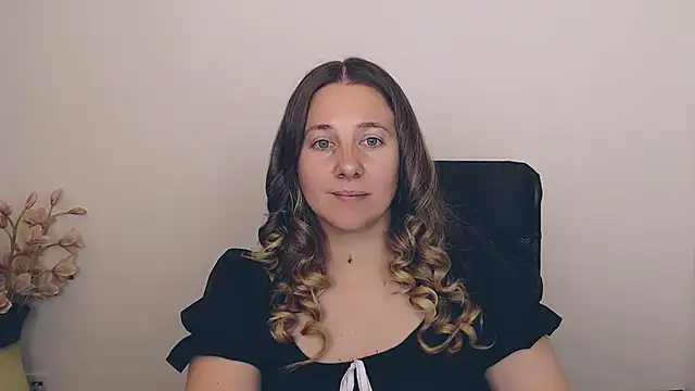 Snapshot of Darklure_ chatting on September 19, 2025, 8:20 pm Darklure online show from September 19, 2025, 8:20 pm