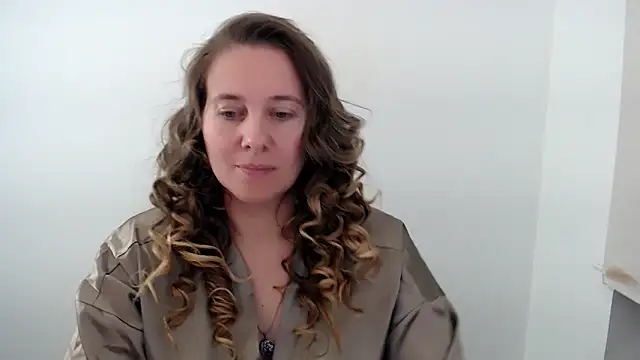 Snapshot of Darklure_ chatting on October 4, 2025, 4:38 pm Darklure online show from October 4, 2025, 4:38 pm