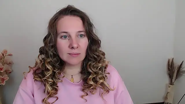 Snapshot of Darklure_ chatting on October 7, 2025, 10:29 pm Darklure online show from October 7, 2025, 10:29 pm