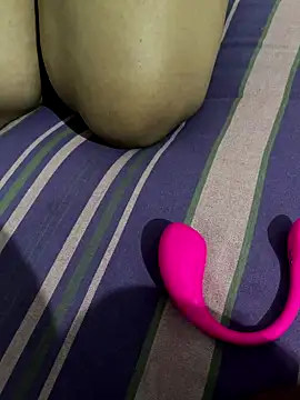 Slllll Couple00 online show from September 23, 2025, 7:28 pm