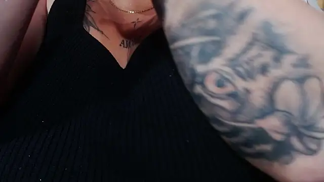 Naomi Braunx online show from October 31, 2025, 1:01 pm