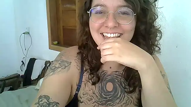 Blue Liz online show from November 15, 2025, 6:59 pm