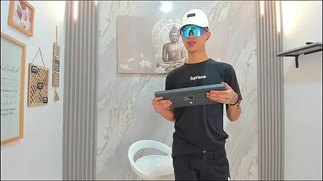 TWINKS BOYS1 online show from January 6, 2026, 7:39 pm