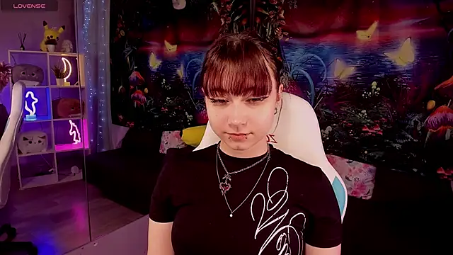 ClaraParks online show from March 28, 2026, 7:02 pm