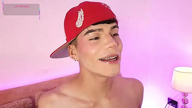 Dulcey  online show from February 1, 2026, 10:08 pm