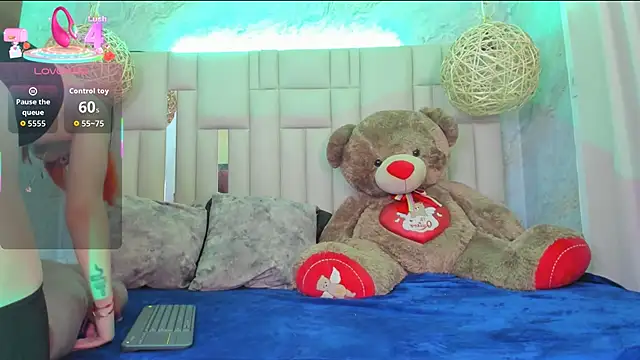 Snapshot of NikkyyRed chatting on September 12, 2025, 3:50 am NikkyyRed online show from September 12, 2025, 3:50 am
