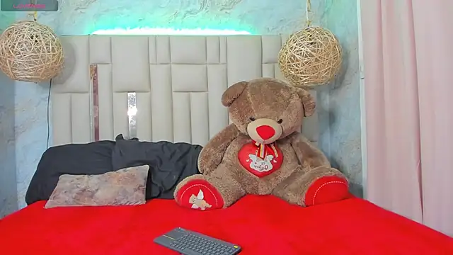 Snapshot of NikkyyRed chatting on October 9, 2025, 3:26 am NikkyyRed online show from October 9, 2025, 3:26 am