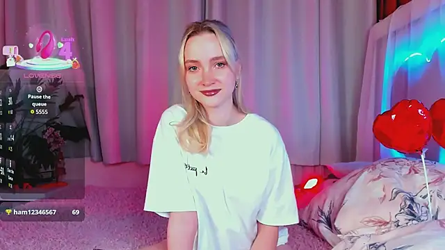 Snapshot of EllaBloom chatting on February 22, 2026, 2:15 pm EllaBloom online show from February 22, 2026, 2:15 pm