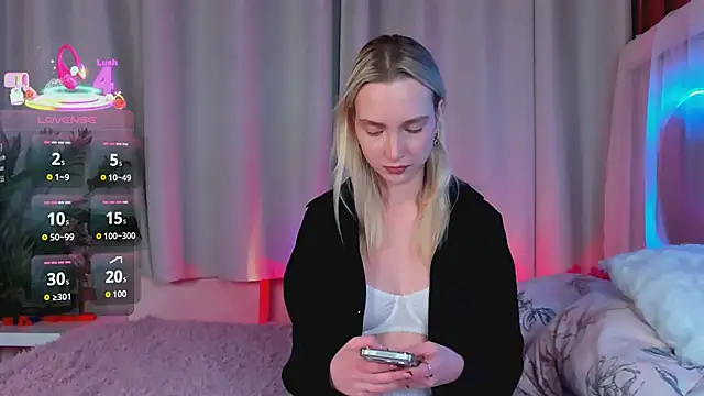 Snapshot of EllaBloom chatting on February 25, 2026, 2:48 pm EllaBloom online show from February 25, 2026, 2:48 pm