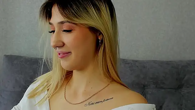 Bella svon online show from September 11, 2025, 8:14 am