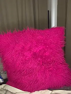 prettydollyy online show from June 17, 2026, 9:01 am