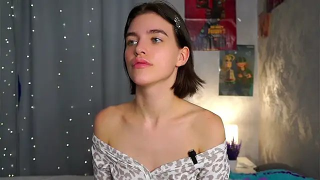 EleneButton online show from January 18, 2026, 1:42 am