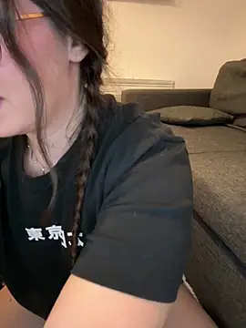 liloush   online show from February 22, 2026, 9:35 pm