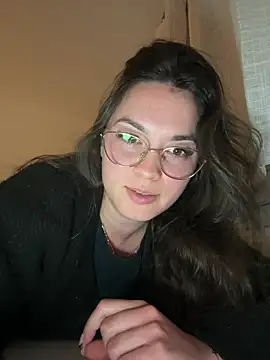 Snapshot of liloush__ chatting on May 13, 2026, 9:00 pm liloush online show from May 13, 2026, 9:00 pm