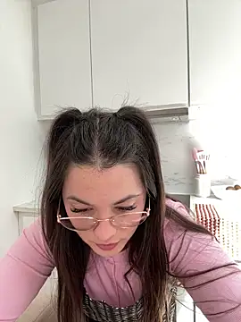 Snapshot of liloush__ chatting on May 17, 2026, 1:51 pm liloush online show from May 17, 2026, 1:51 pm