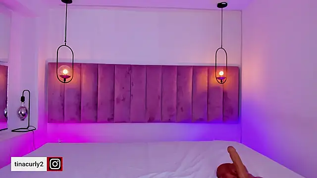 Tina curly online show from September 30, 2025, 3:33 am