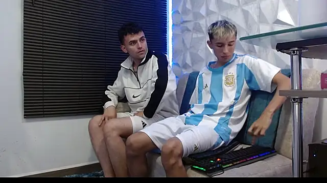 Isaac tan online show from September 21, 2025, 3:08 am