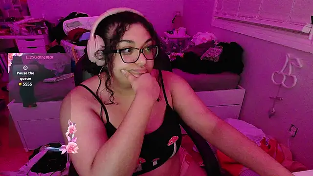 Snapshot of chericheesecake chatting on September 23, 2025, 12:57 am chericheesecake online show from September 23, 2025, 12:57 am