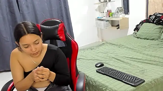 camalara online show from February 18, 2026, 11:44 pm