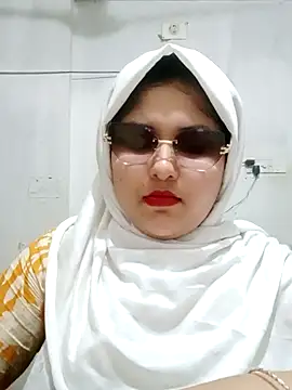 Snapshot of Nusrat-N chatting on June 22, 2026, 10:23 am Nusrat-N online show from June 22, 2026, 10:23 am