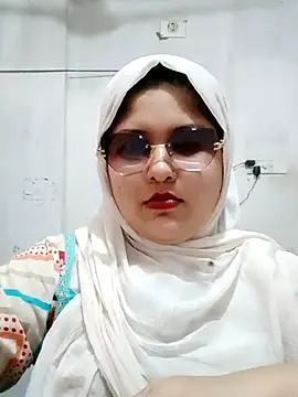 Snapshot of Nusrat-N chatting on July 19, 2026, 2:37 am Nusrat-N online show from July 19, 2026, 2:37 am