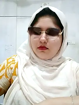 Snapshot of Nusrat-N chatting on July 20, 2026, 4:05 am Nusrat-N online show from July 20, 2026, 4:05 am