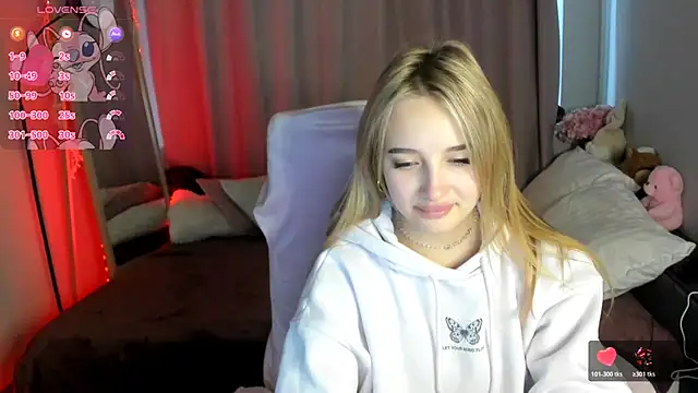 TaisiaHot online show from December 23, 2025, 9:51 am