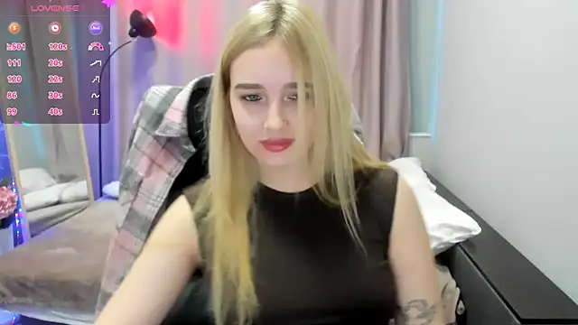 TaisiaHot online show from April 19, 2026, 7:51 am