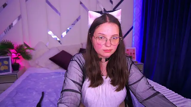 SophieDreamss online show from September 14, 2025, 6:51 pm