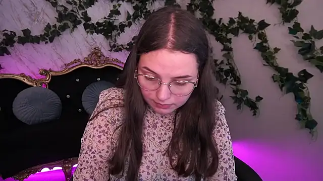 SophieDreamss online show from October 10, 2025, 12:59 pm