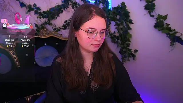 SophieDreamss online show from November 18, 2025, 2:54 pm