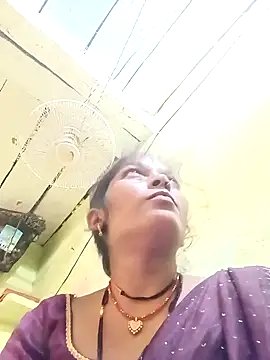 Snapshot of Samiya-143 chatting on September 28, 2025, 6:41 am Samiya-143 online show from September 28, 2025, 6:41 am