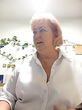 TerezaVelvet online show from September 23, 2025, 5:10 am