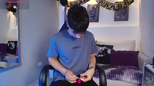 AdrianRinaldi online show from October 11, 2025, 8:18 pm