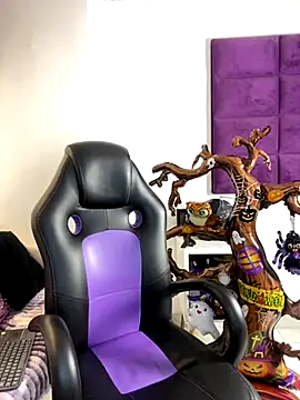 AdrianRinaldi online show from October 30, 2025, 7:36 pm