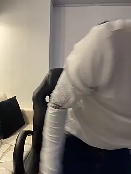 AdrianRinaldi online show from January 6, 2026, 8:01 pm