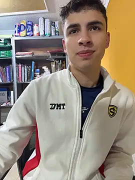 AdrianRinaldi online show from May 15, 2026, 1:51 pm