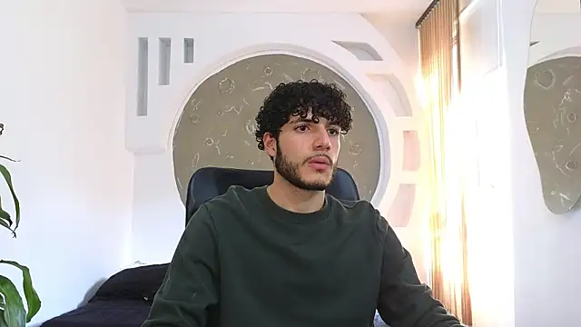 Rafael Mendezz online show from September 25, 2025, 8:23 pm