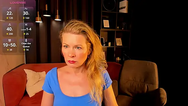 Julia Giulia online show from April 2, 2026, 4:04 pm