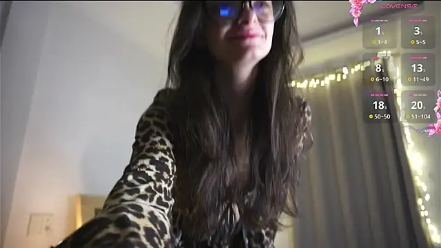 Morena Dolce online show from December 3, 2025, 1:02 am