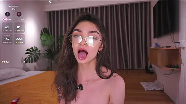 Morena Dolce online show from February 13, 2026, 10:39 pm