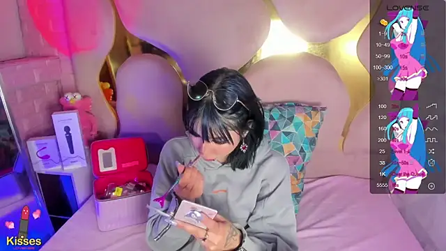 Niina Sissy online show from March 5, 2026, 7:59 am