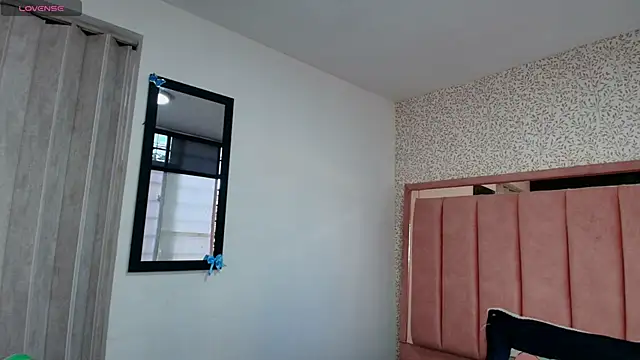 Hanna Lee   online show from April 1, 2026, 8:50 pm