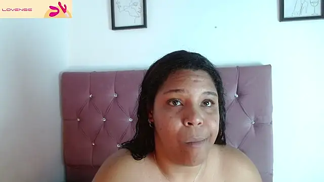 naomi campbel  online show from April 12, 2026, 8:47 pm