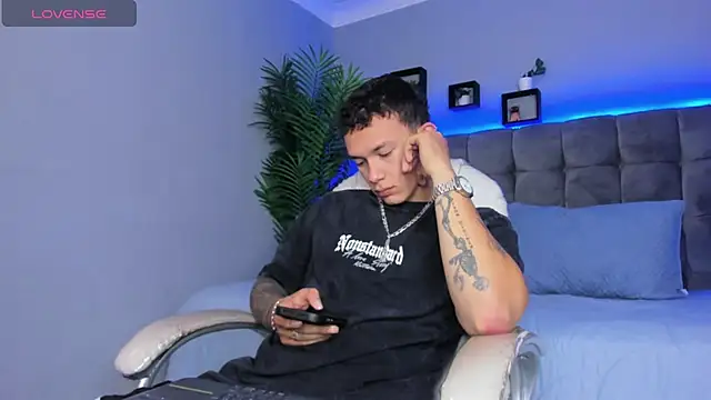 Thomas moon online show from March 28, 2026, 1:33 pm