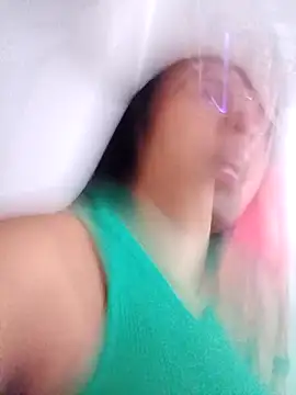 Elowen Clark online show from February 18, 2026, 6:59 pm