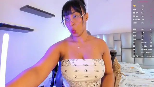 Elowen Clark online show from March 8, 2026, 7:28 pm