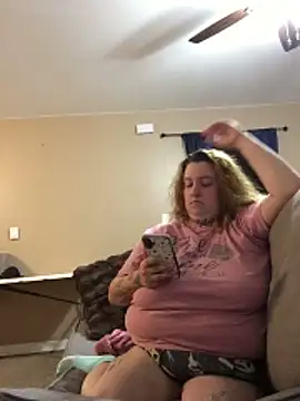 vanessraine online show from April 8, 2026, 3:39 am