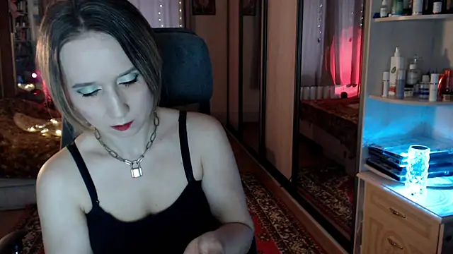 ClassyInna online show from November 18, 2025, 8:19 am